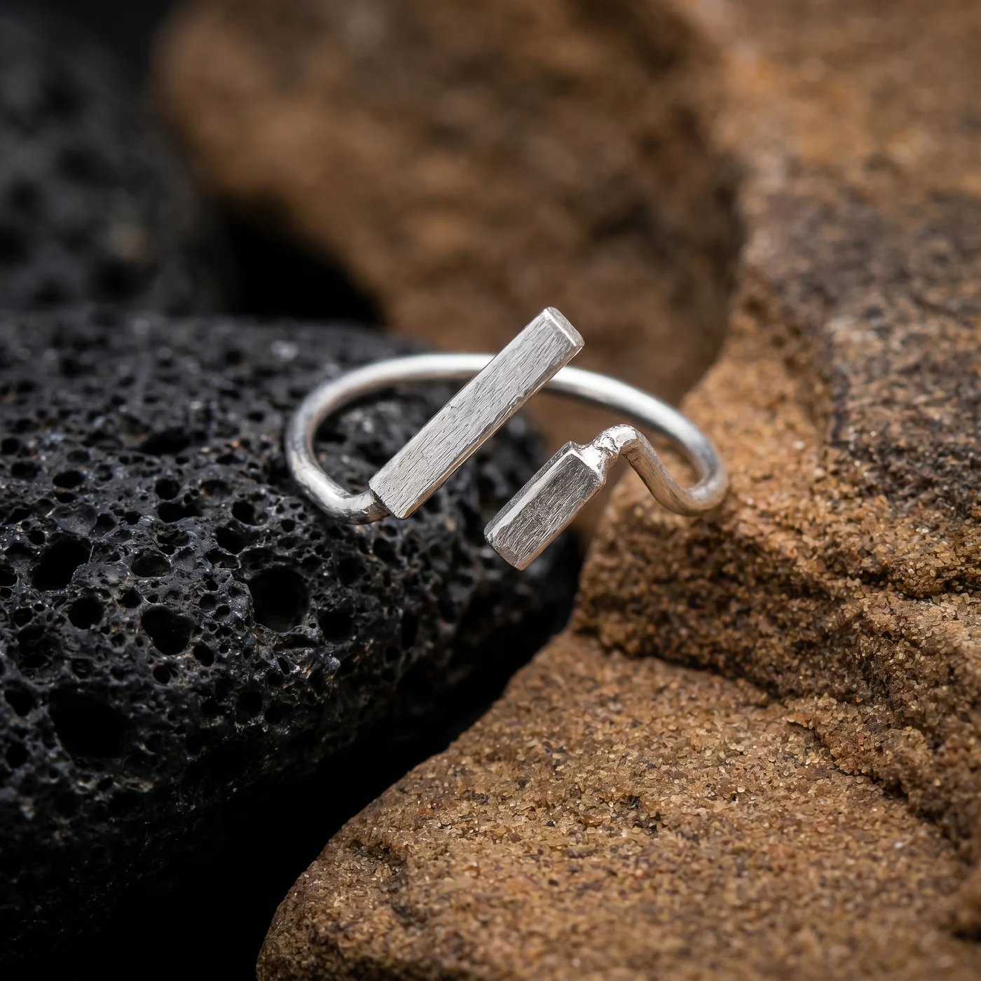 Ring Architecta auf Sandstein