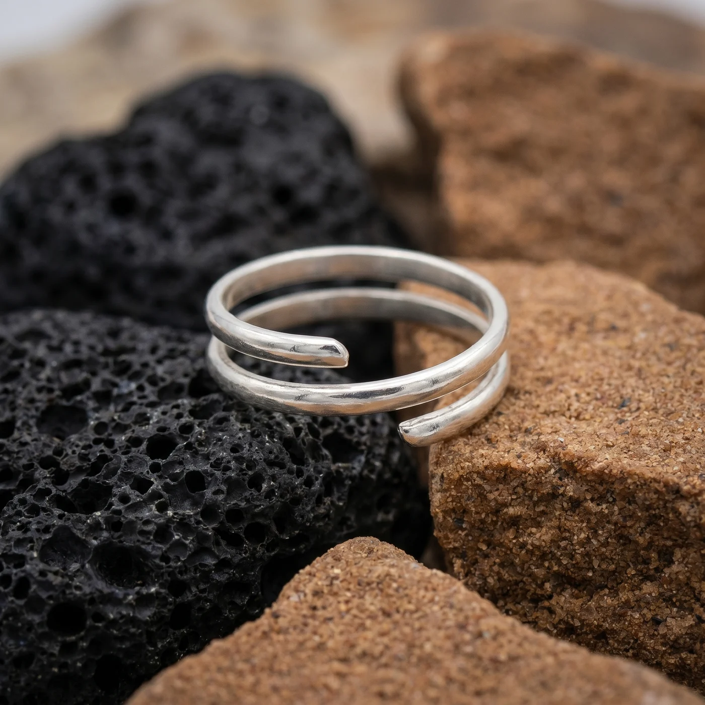 Ring Hydra auf Lavastein